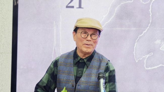 郑欣淼：祝福艺术家创作出立于世界民族之林的力作  ----“澄怀味象——邢斯恬作品展”在北京开幕