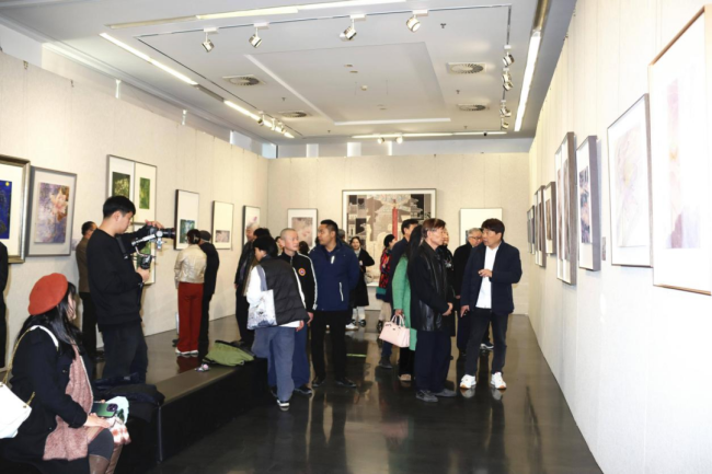 郑欣淼：祝福艺术家创作出立于世界民族之林的力作  ----“澄怀味象——邢斯恬作品展”在北京开幕