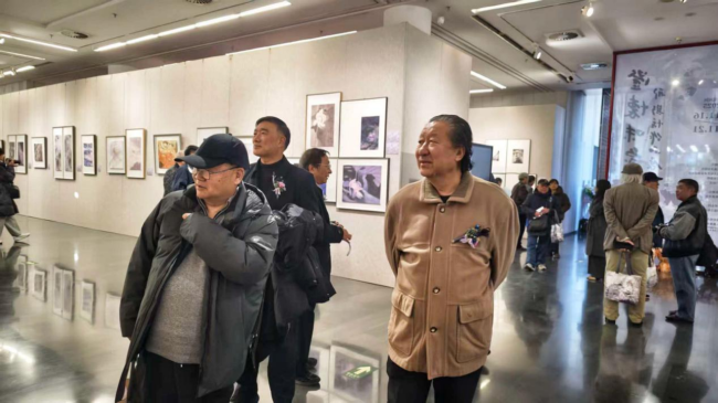 郑欣淼：祝福艺术家创作出立于世界民族之林的力作  ----“澄怀味象——邢斯恬作品展”在北京开幕